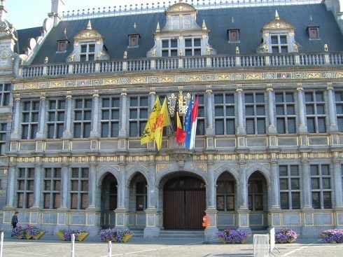 Les Bourgmestres des 30 villages de Tournai