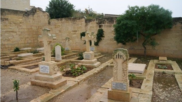 Soldats français mort pour la France enterrés au cimetière militaire de  Bighi a Kalkara (Malte)